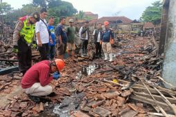 Polisi selidiki penyebab kebakaran ratusan kios Pasar Besi Tasikmalaya