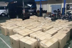 Bea Cukai gagalkan pengiriman jutaan batang rokok ilegal di Malang Raya