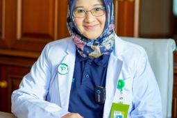 Dokter sebut paparan cahaya smartphone sebabkan penuaan kulit