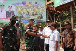 TNI AD bangun air bersih di Desa Bontai wilayah Kapuas Hulu