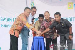 PLN UIW Babel-Pemprov resmikan listrik perdesaan di Pulau Rengit