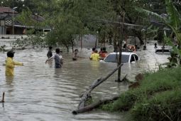 Hujan deras, puluhan rumah di Perumahan Dinar Mas Semarang dilanda banjir