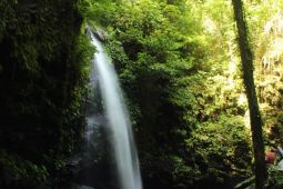 Dispar SBB Maluku revitalisasi objek wisata air terjun Negeri Rumahkay