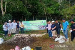 SMGP latih petani Sibanggor Julu buat pupuk organik