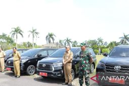 Pj Gubernur Babel serahkan kendaraan operasional untuk Danlanal dan asisten