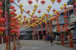 Ribuan lampu lampion hiasi vihara dan pusat keramaian di Bengkayang