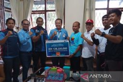 Krakatau Posco berikan bantuan Rp128 juta melalui PMI Cianjur