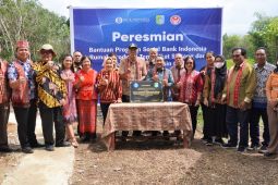 BI Kalbar bantu ekonomi lokal melalui rumah produksi tenun ikat Sintang