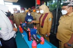 Bupati Ipuk ajak fisikawan cetak pelajar Banyuwangi juara matematika