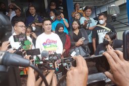 Baim Wong datangi Polda Metro Jaya atas laporan penipuan