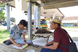 Petugas Jasa Raharja door to door ingatkan pengusaha angkutan umum di Wilayah Malingping