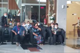 KPK periksa istri  dan anak Lukas Enembe