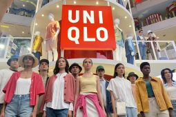 Raline Shah sering gelar "garage sale" barang pribadinya