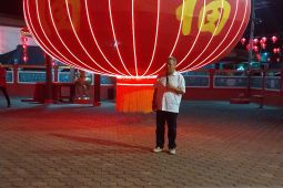 Muda Mahendrawan resmikan lampion raksasa di Kubu Raya