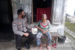 Polres Bangka Barat salurkan bantuan sembako ke warga kurang mampu