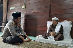 Kapolres Langkat AKBP Faisal Simatupang berkunjung ke Tuan Guru Babussalam