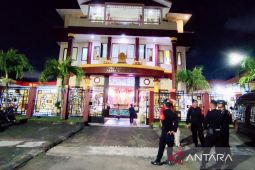 Gegana Polda Sulsel sterilkan 11 wihara di Makassar jelang Imlek