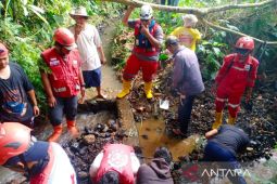 PMI lakukan pipanisasi untuk kebutuhan air bersih warga korban gempa Cianjur