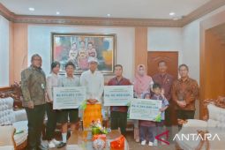 BPJAMSOSTEK Denpasar serahkan santunan Rp5 miliar lebih kepada tiga ahli waris