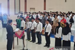 Dinyatakan lolos, KPU Situbondo lantik 408 anggota PPS