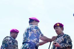Kapolri diangkat menjadi Warga Kehormatan Korps Marinir