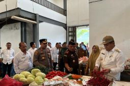 Pastikan harga kebutuhan terkendali, Pj Bupati Abdya pantau pasar