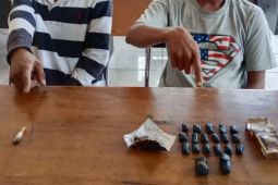 Polres Simalungun tangkap dua pemuda miliki 19 paket ganja