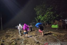 Jalur Sulawesi bagian barat rawan longsor, pelintas diminta waspada