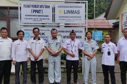 Petugas Jasa Raharja kunjungi Mancak Cilegon sosialisasikan tata cara pengurusan santunan Laka Lantas