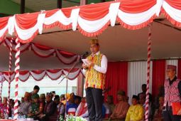 Fransiskus Diaan gunakan baju Dayak Taman pimpin HUT Pemprov Kalbar