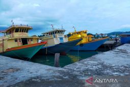 Kapal angkutan pedesaan sepi penumpang