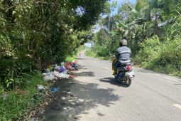 Warga keluhkan tumpukan sampah di Jalan Tungkap Batu Piring