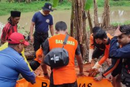 Mandi di Sungai Cidurian, Sugandi tewas terseret