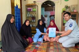 JR Babel serahkan santunan meninggal dunia untuk 2 korban kecelakaan di Simpang Teritip