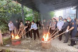 BNNP Babel musnahkan barang bukti 15,7 kilogram ganja