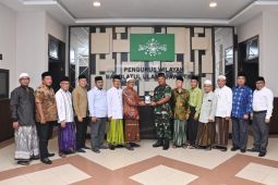 Pangdam V/Brawijaya meminta bimbingan kiai NU untuk jaga Jatim