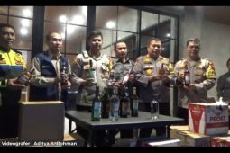 Aparat Gabungan Sukabumi berhasil gagalkan penyelundupan miras (video)
