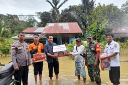 BPBD Kapuas Hulu salurkan bantuan untuk korban banjir di Ulak Pauk