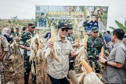 Bupati Ciamis ajak warga manfaatkan lahan terlantar