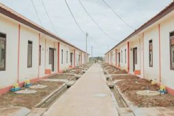Pemkab Karawang serahkan bantuan puluhan rumah layak huni warga korban abrasi