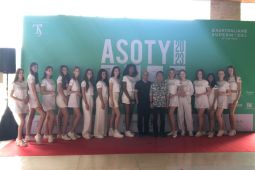 Kontes Australian supermodel di Bali kenalkan wisata dan busana lokal