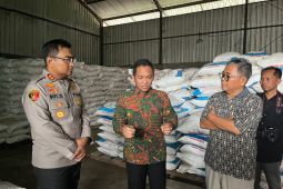 Bupati Cak Thoriq temukan pelanggaran dalam penjualan pupuk subsidi di Lumjang