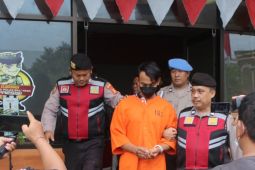 Polisi tahan porter pencuri barang bagasi wisatawan