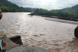 Jembatan Kapsali di Kabupaten Kupang putus akibat banjir