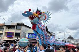 Naga sepanjang 80 meter meriahkan Festival Cap Go Meh Pontianak