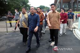 Mensesneg Pratikno dirawat di RSPAD
