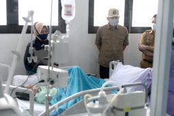 Sekda Jabar jenguk bocah yang jatuh dari lantai 2 Masjid Al Jabbar