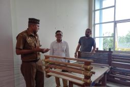 Bakri Siddiq sambangi rumah produksi industri fesyen unggulan di Banda Aceh