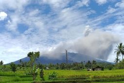 Gunung Marapi kembali erupsi setinggi 400 meter