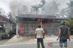 Toko kelontong di Tapaktuan hangus terbakar